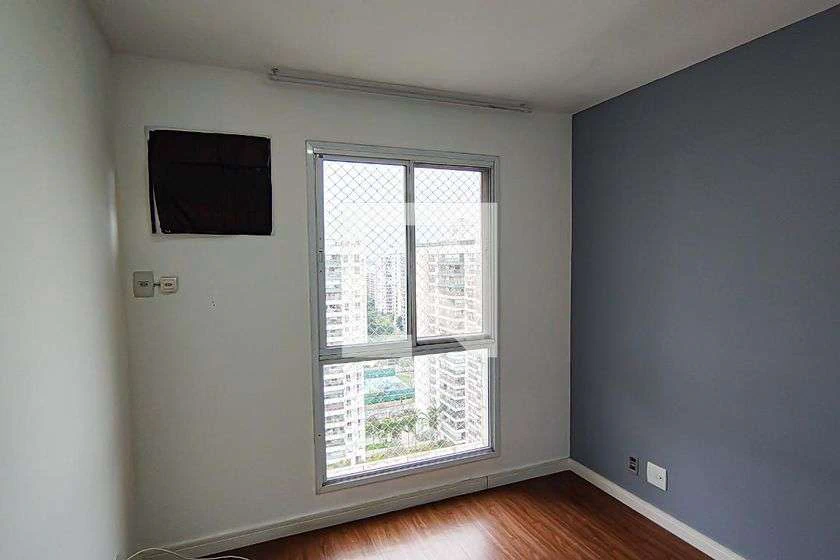 Apartamento vazio de 3 quartos com varanda e 185 m² — photo 4