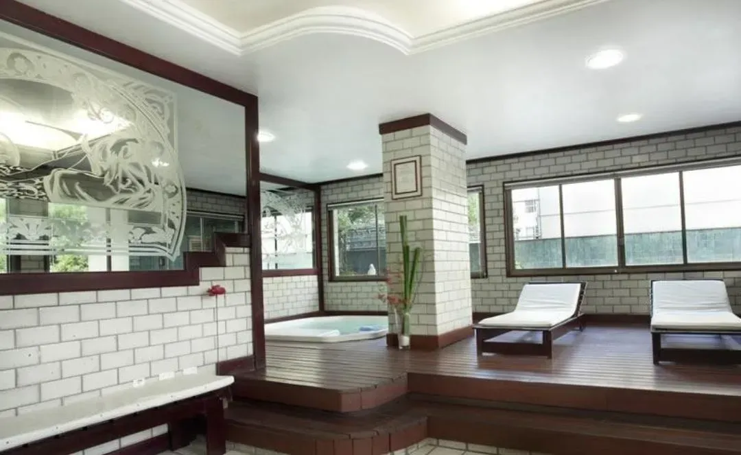 Furnished apartment with 2 bedrooms and closed kitchen — photo 36