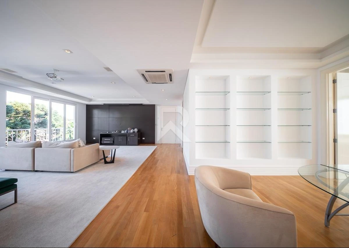 344 m² apartment with floor-to-ceiling windows and a bathtub — photo 32