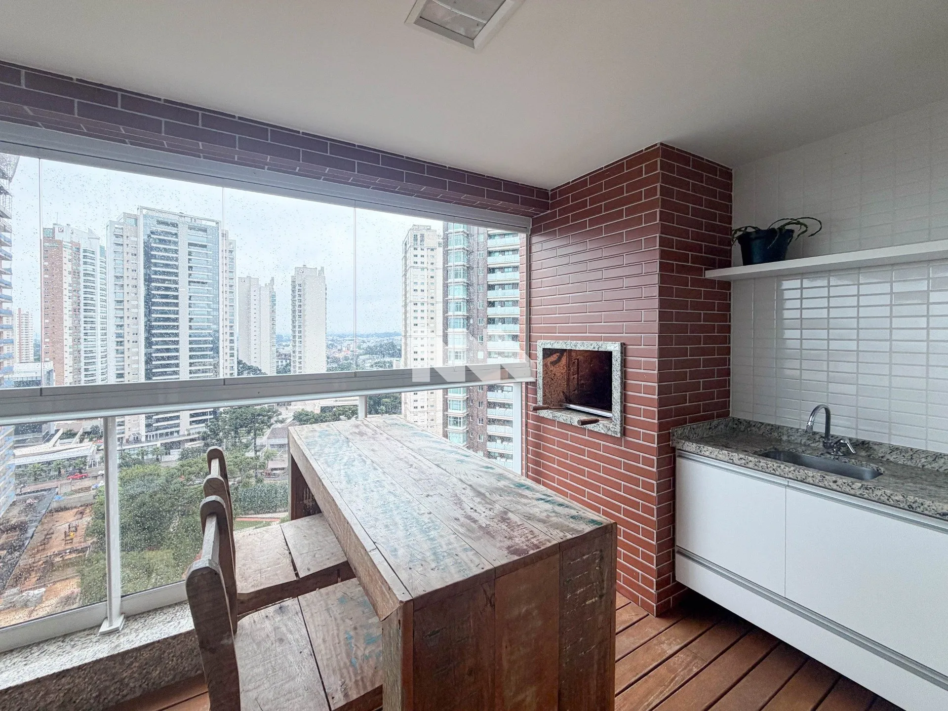 Furnished 180 m² apartment with 3 bedrooms and garden — photo 25