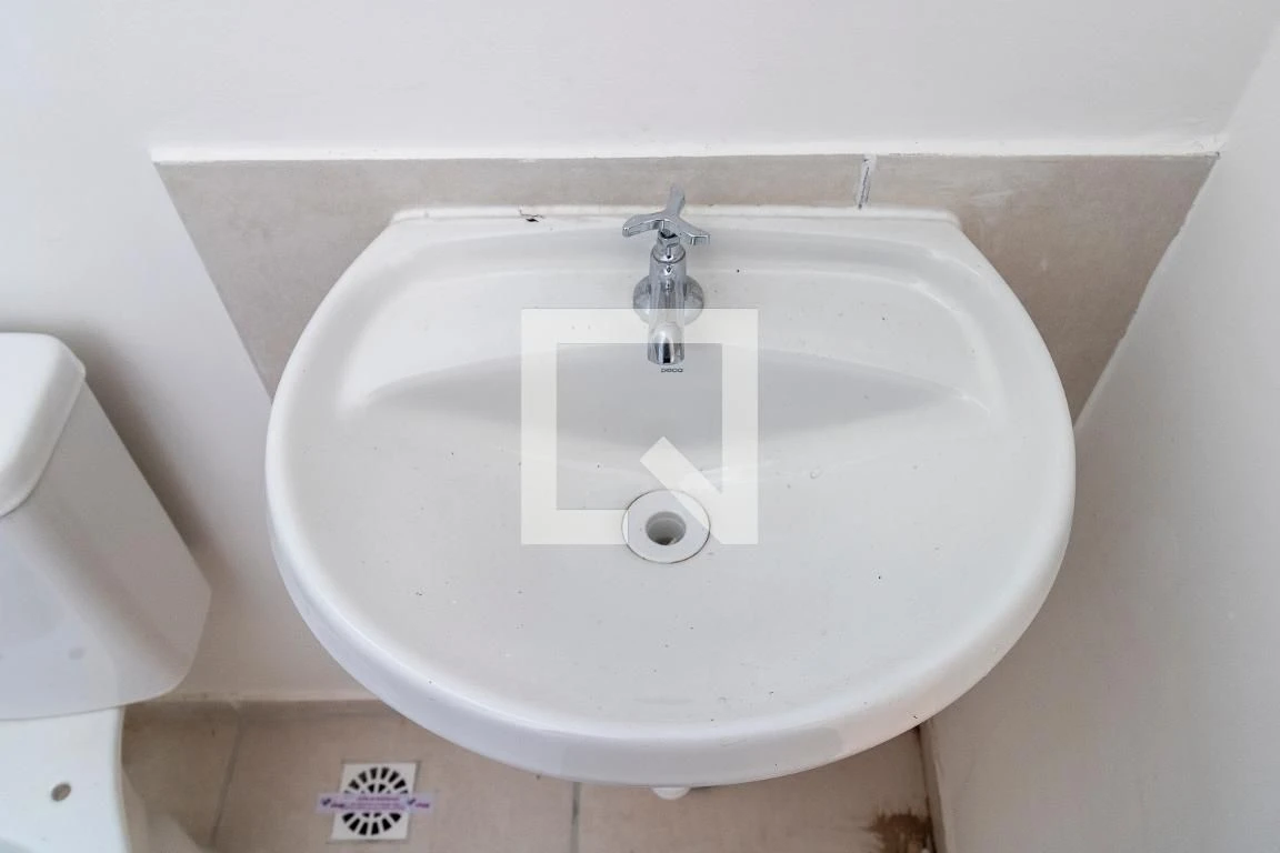 2-bedroom apartment with 1 bathroom, no parking — photo 37