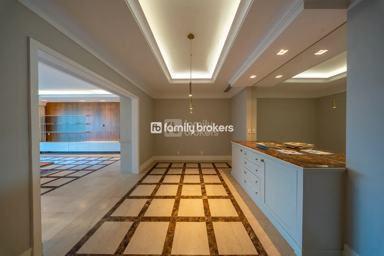 Мебльована дуплекс-квартира з 4 спальнями та 550 м² — photo 2