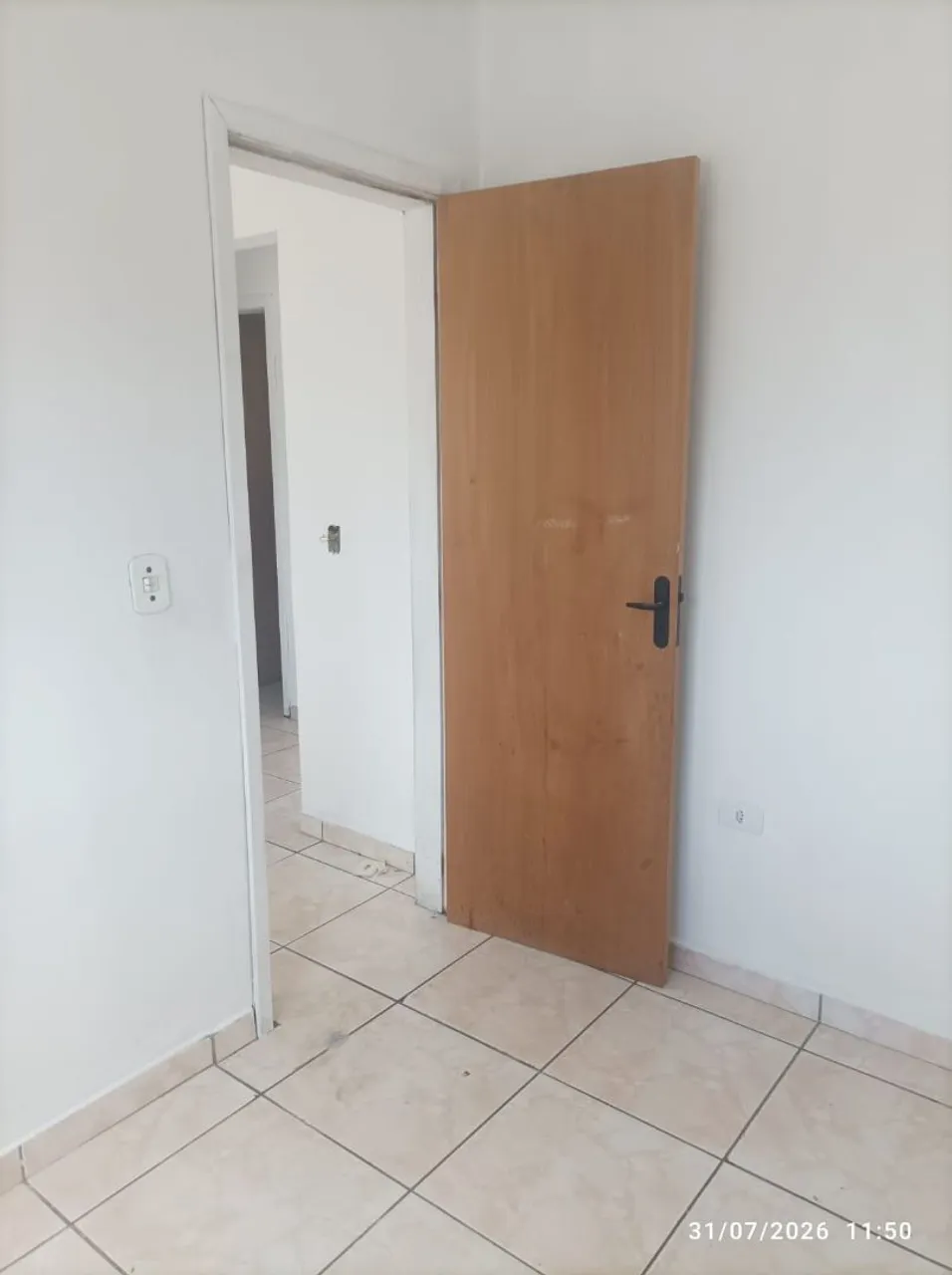 2-bedroom house with glass shower enclosure, no parking — photo 11