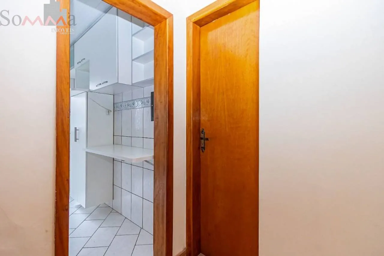 2-bedroom apartment with wood or laminate floors — photo 2