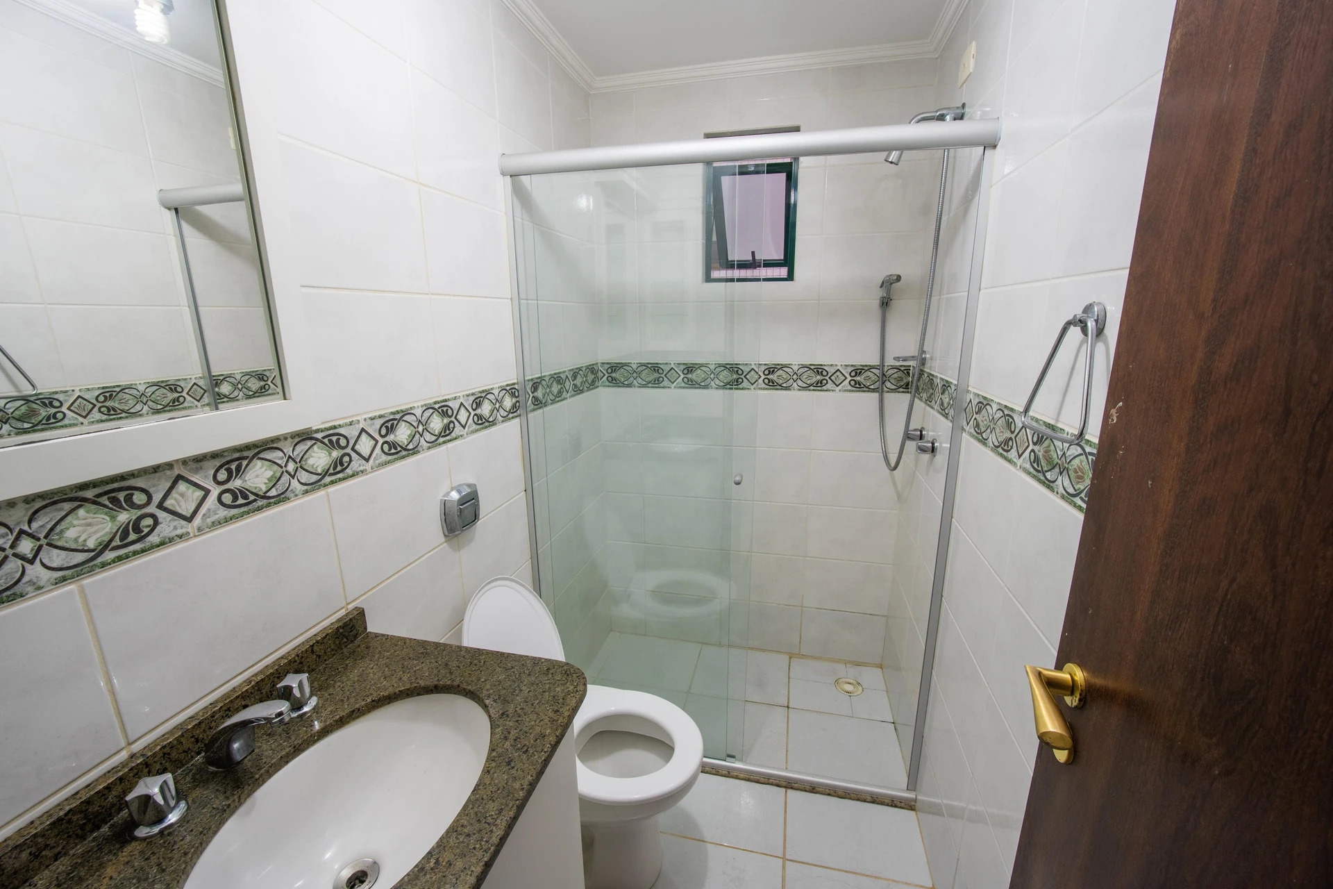 Квартира з 2 спальнями та балконом із грилем — photo 39