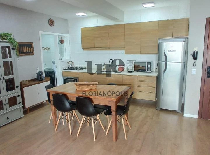 Apartamento para alquiler con 3 dormitorios y 81 m² — photo 2