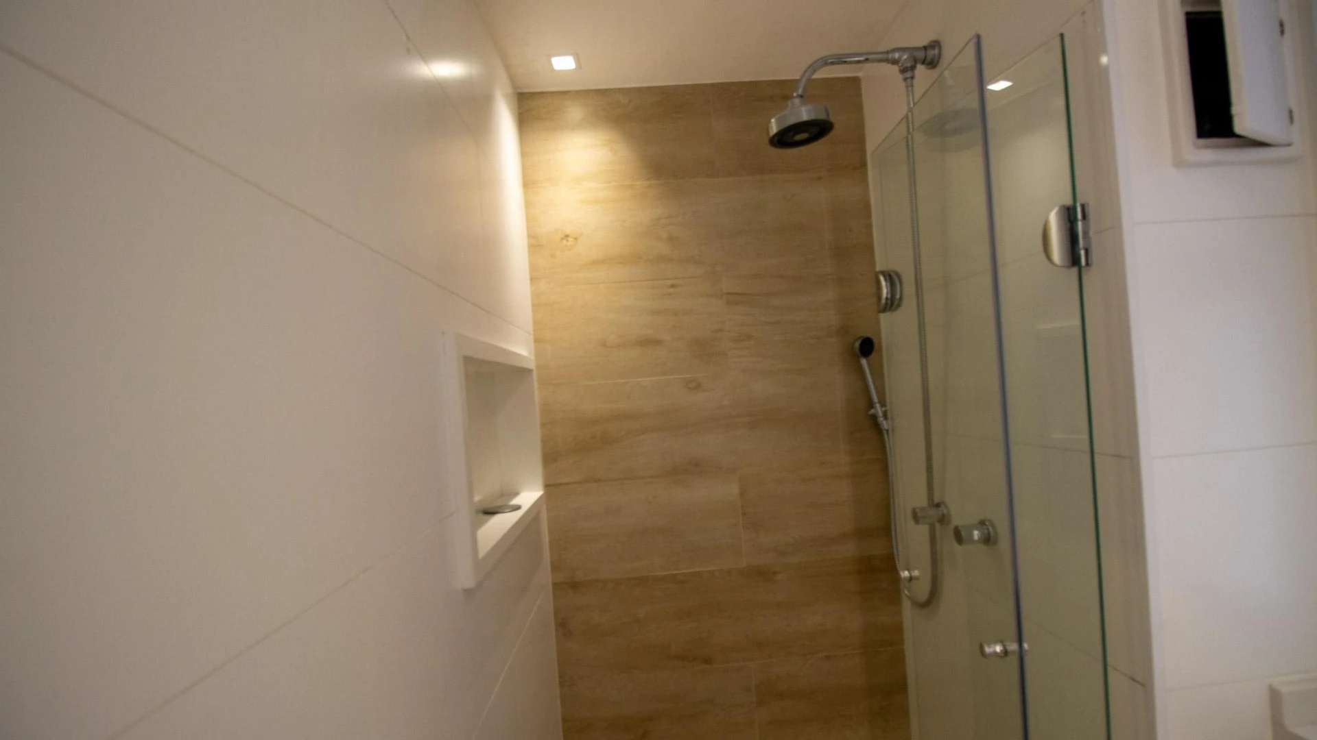Casa de 3 dormitorios con balcón cerrado con vidrio — photo 38