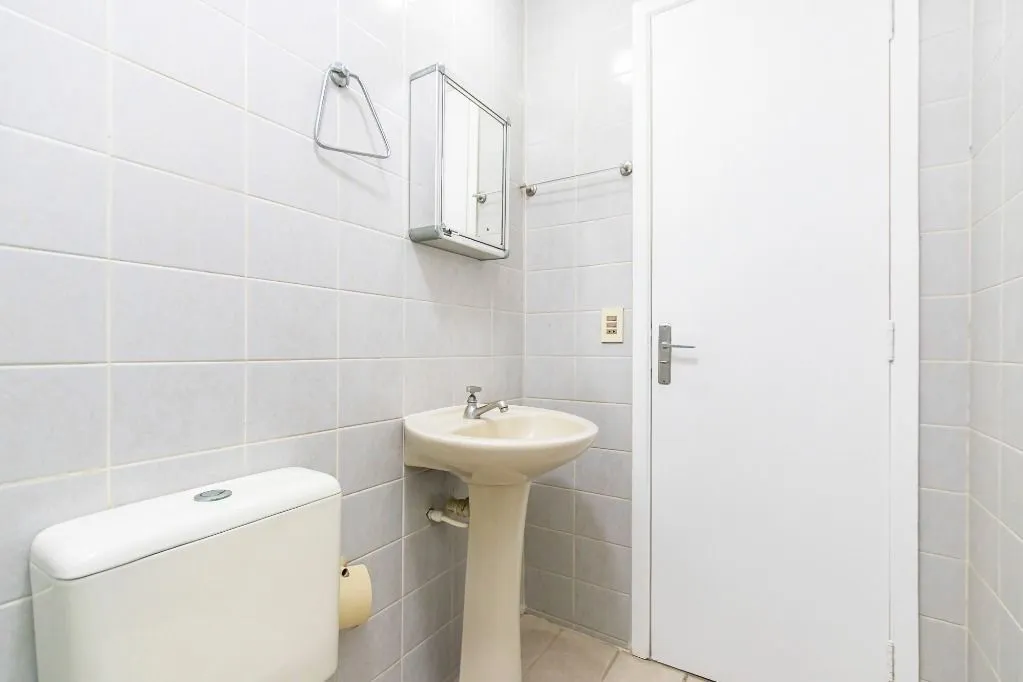 3-bedroom apartment, 1 with its own bathroom, 66 m² — photo 36