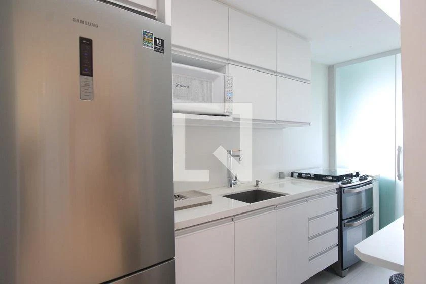 2-bedroom apartment in a building with a gym — photo 10