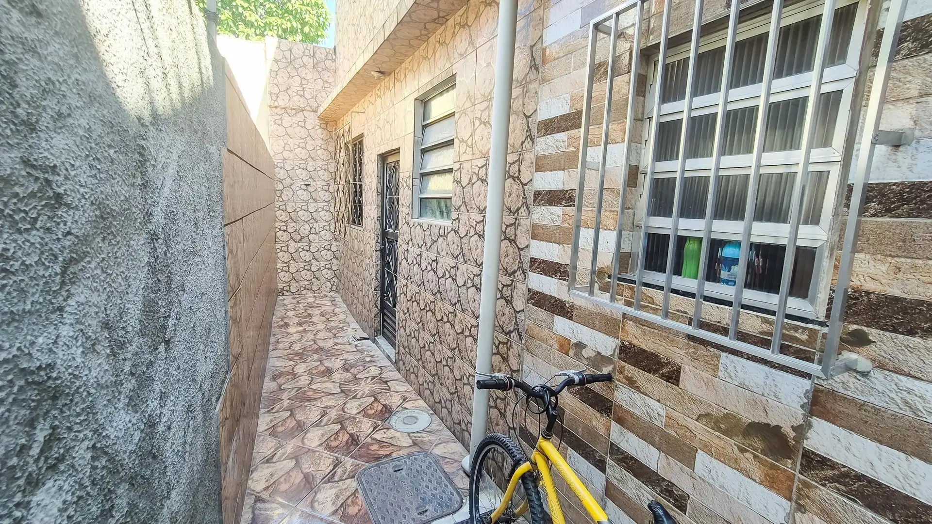 House with 2 bedrooms and a washing machine — photo 21