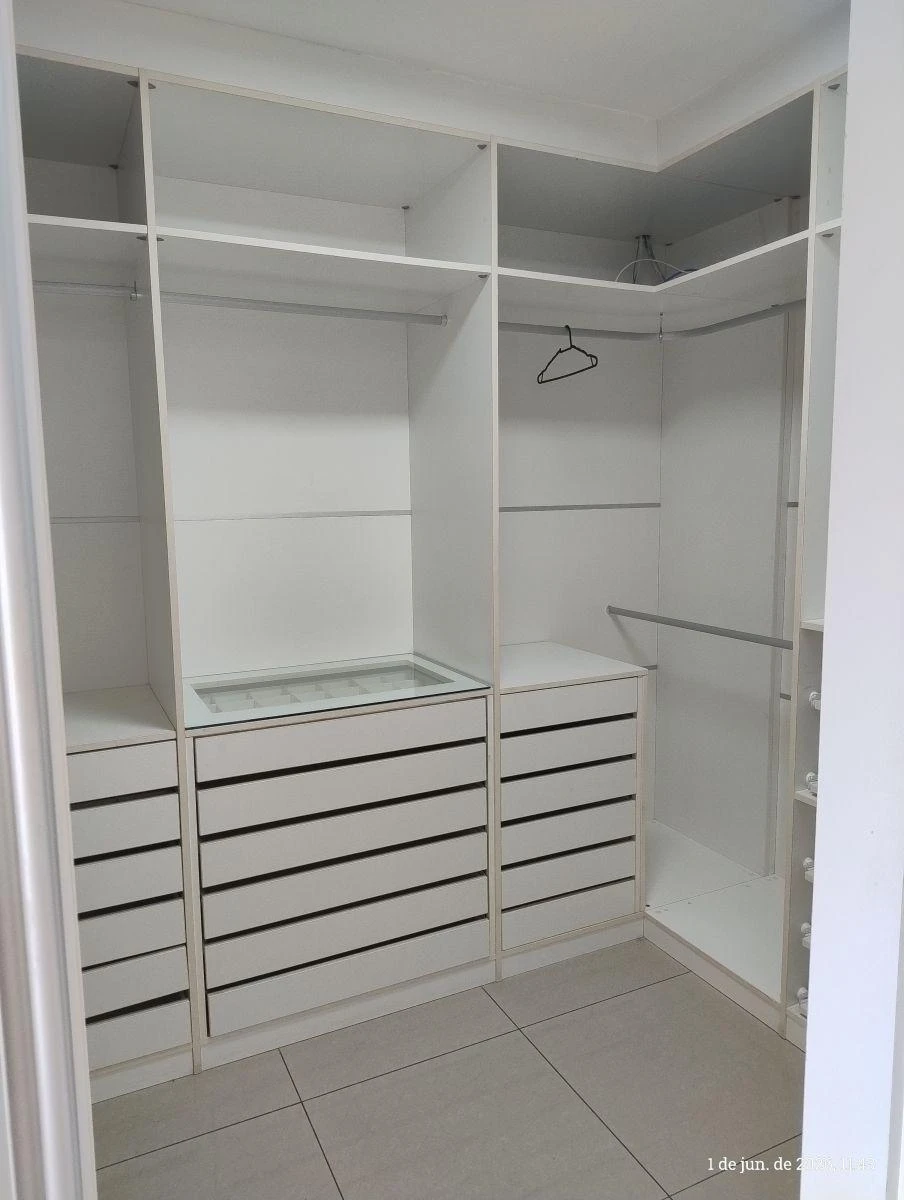 234 m² unfurnished apartment with 4 en-suite bedrooms — photo 38