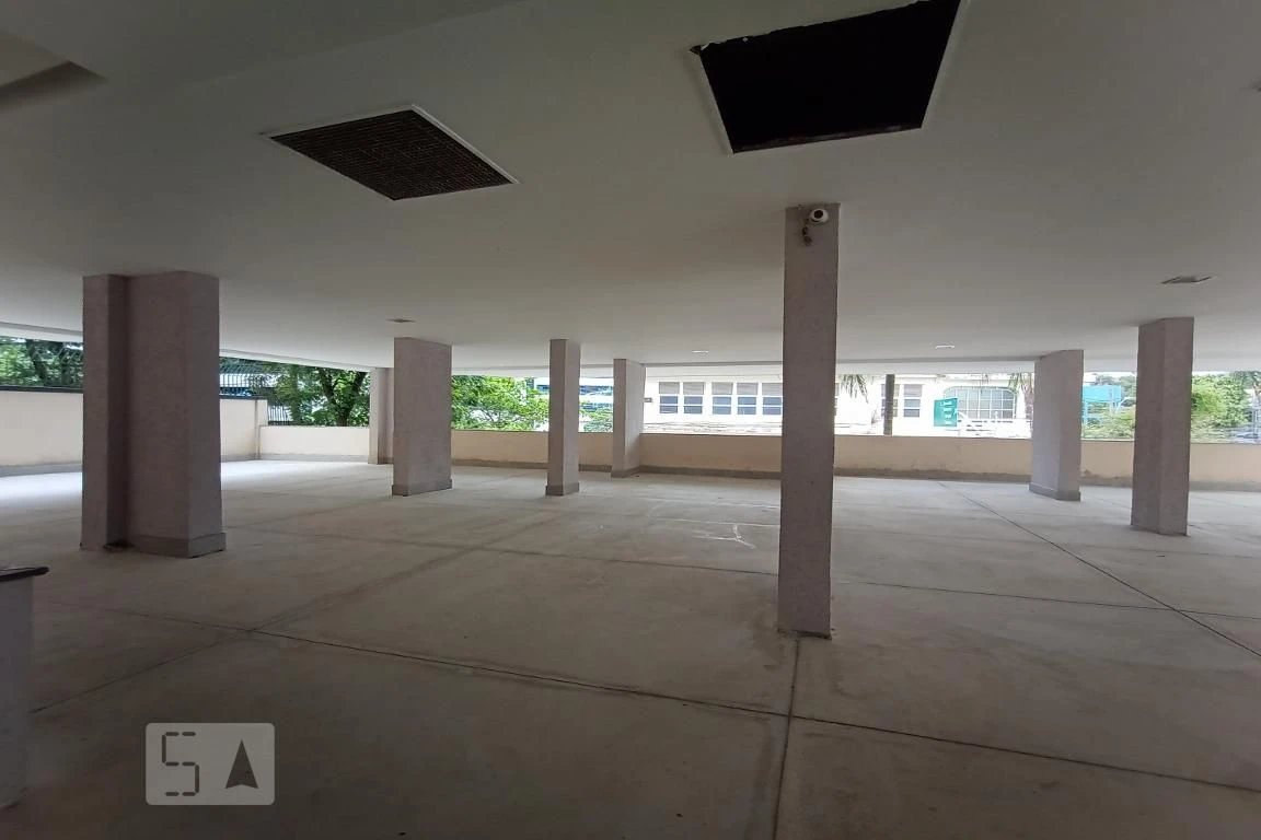 Apartamento de 4 quartos com janelas do piso ao teto — photo 74