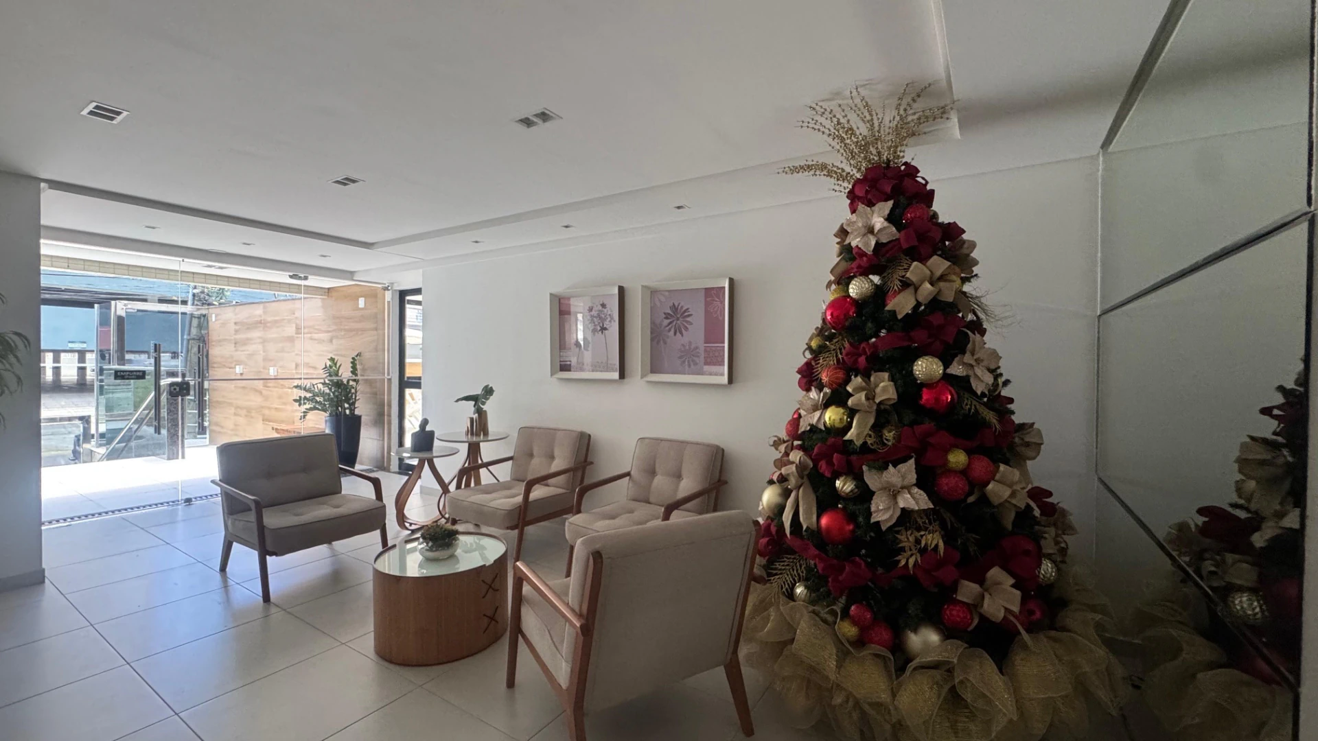 3-bedroom apartment with 1 parking space and balcony grill — photo 4