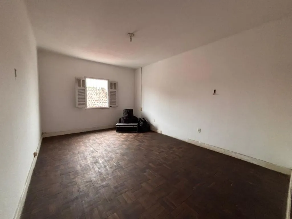 House with 6 bedrooms, 2 suites and 308 m² with balcony — photo 22