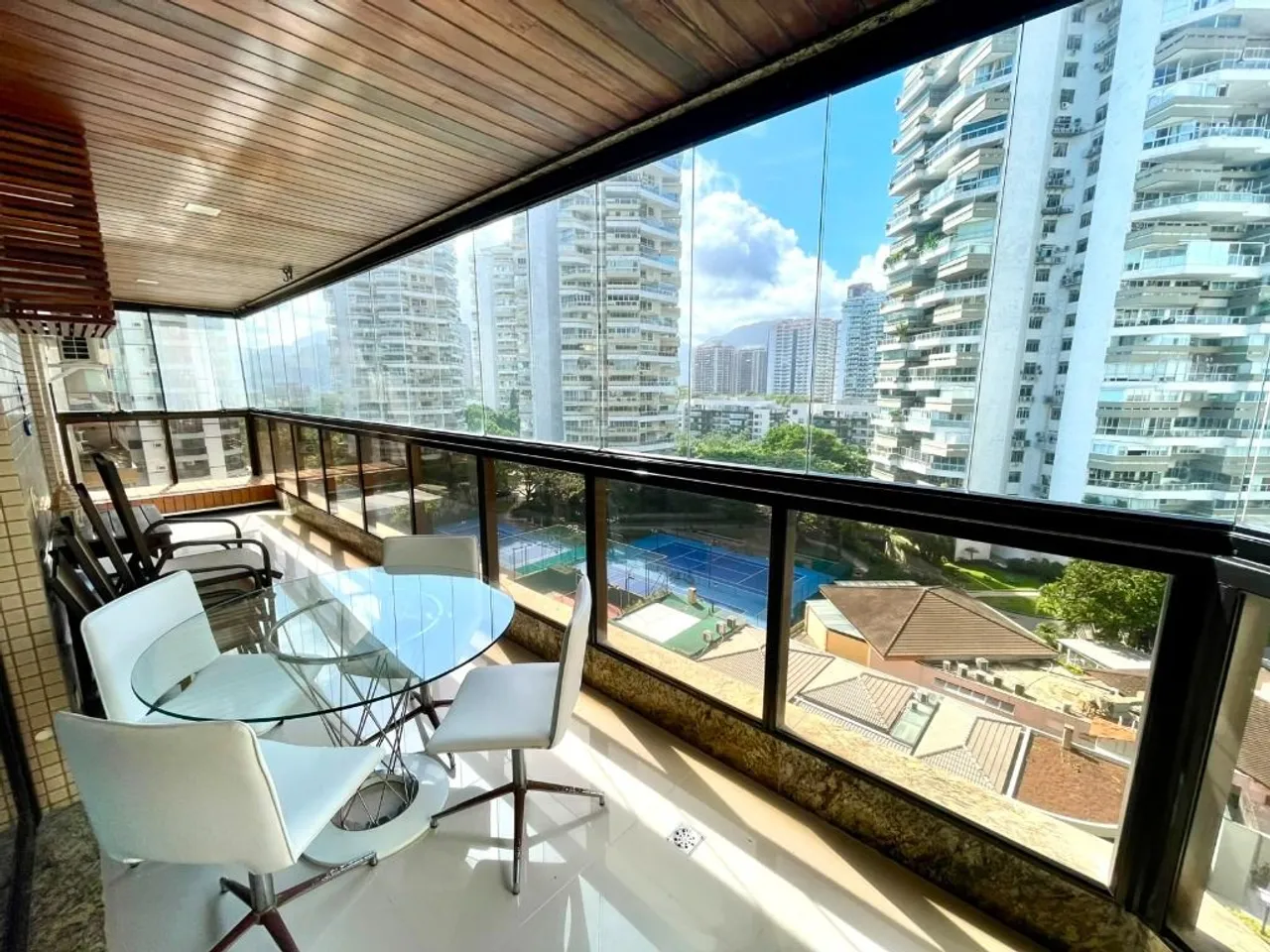 Apartamento de 168 m² com cozinha americana e 3 quartos