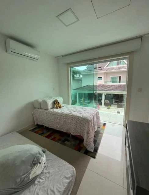 House with 6 bedrooms, 4 en-suites and 5 parking spaces — photo 2