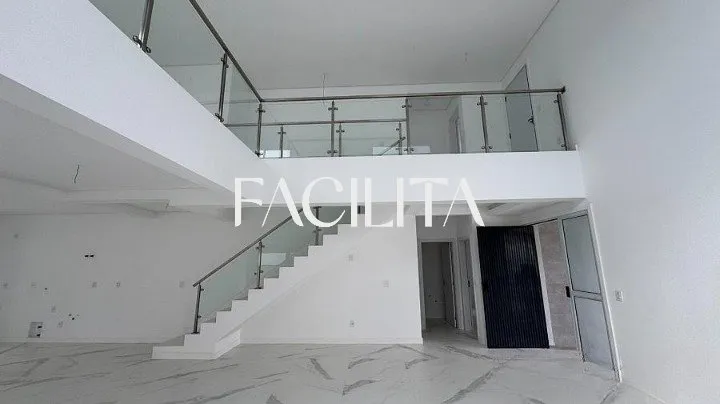 House with 4 en-suite bedrooms and 477 m² with balcony