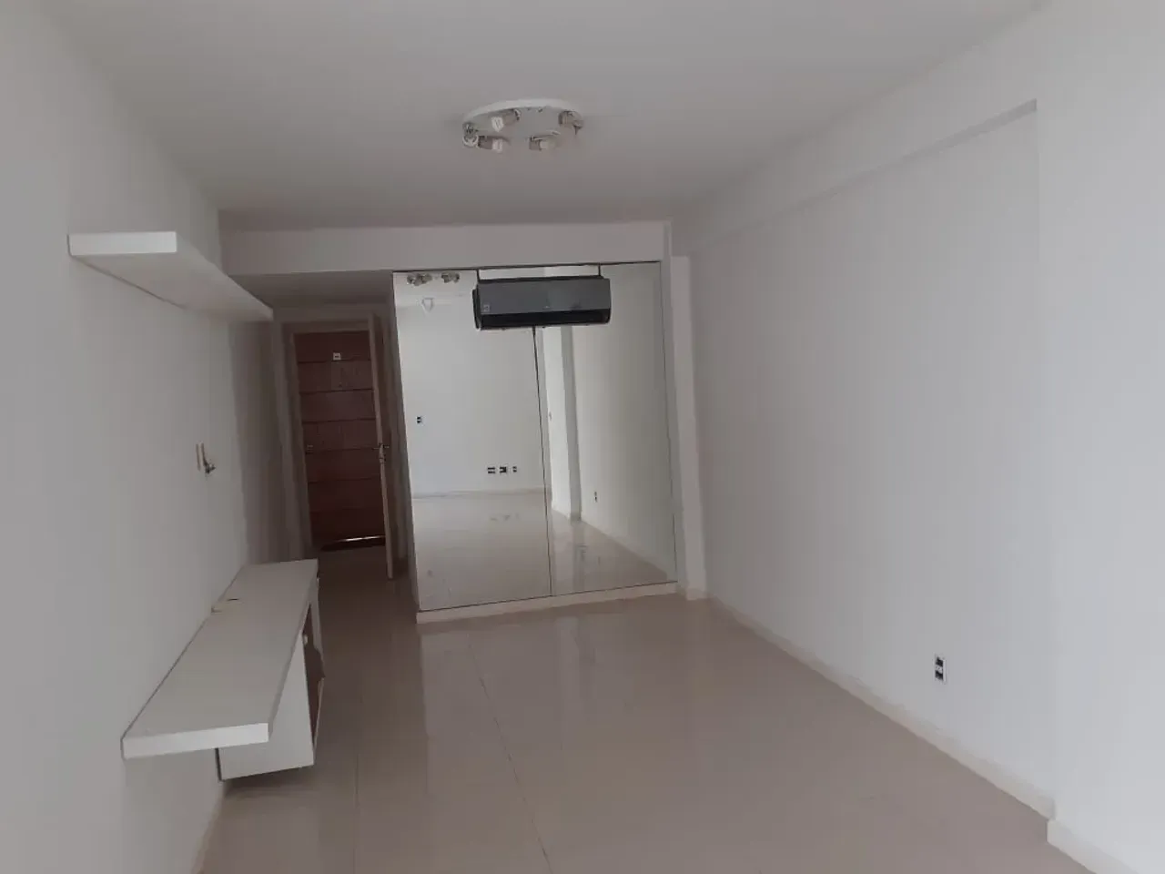 Apartamento mobiliado no 5º andar com varanda fechada — photo 26