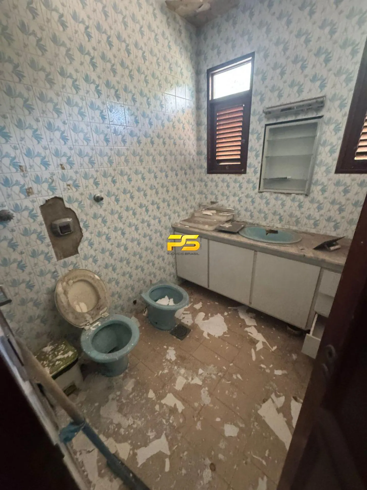 680 m² house with 9 bedrooms and separate kitchen — photo 7