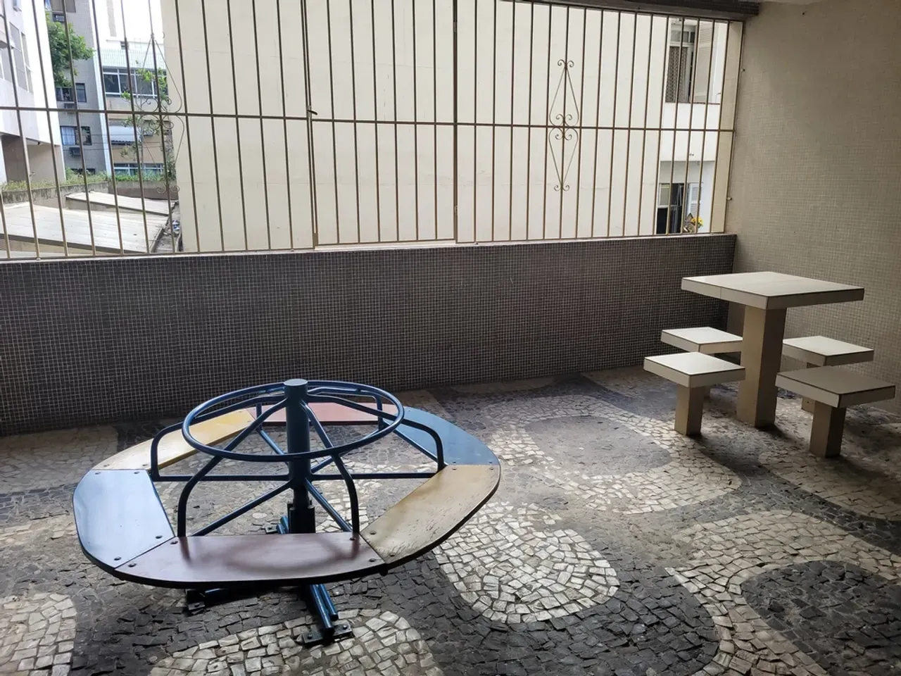 Apartamento duplex com 3 quartos e vista da cidade — photo 31