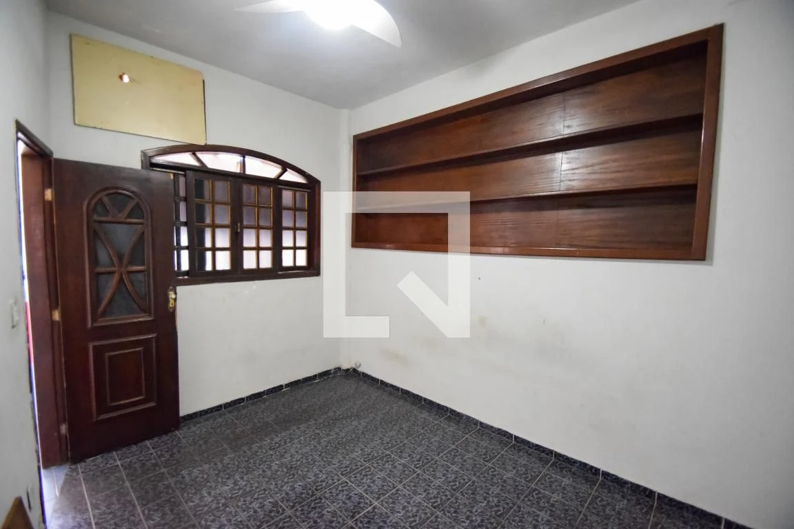Apartamento mobiliado com 4 quartos e cozinha separada — photo 13