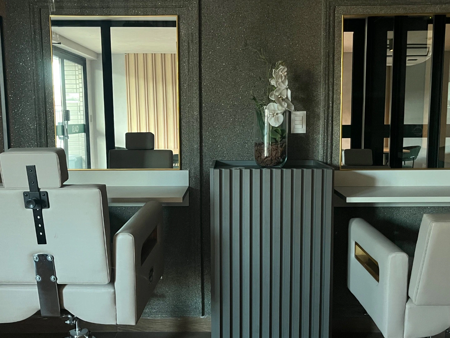 Home office in a 2-bedroom apartment, 57 m² — photo 27