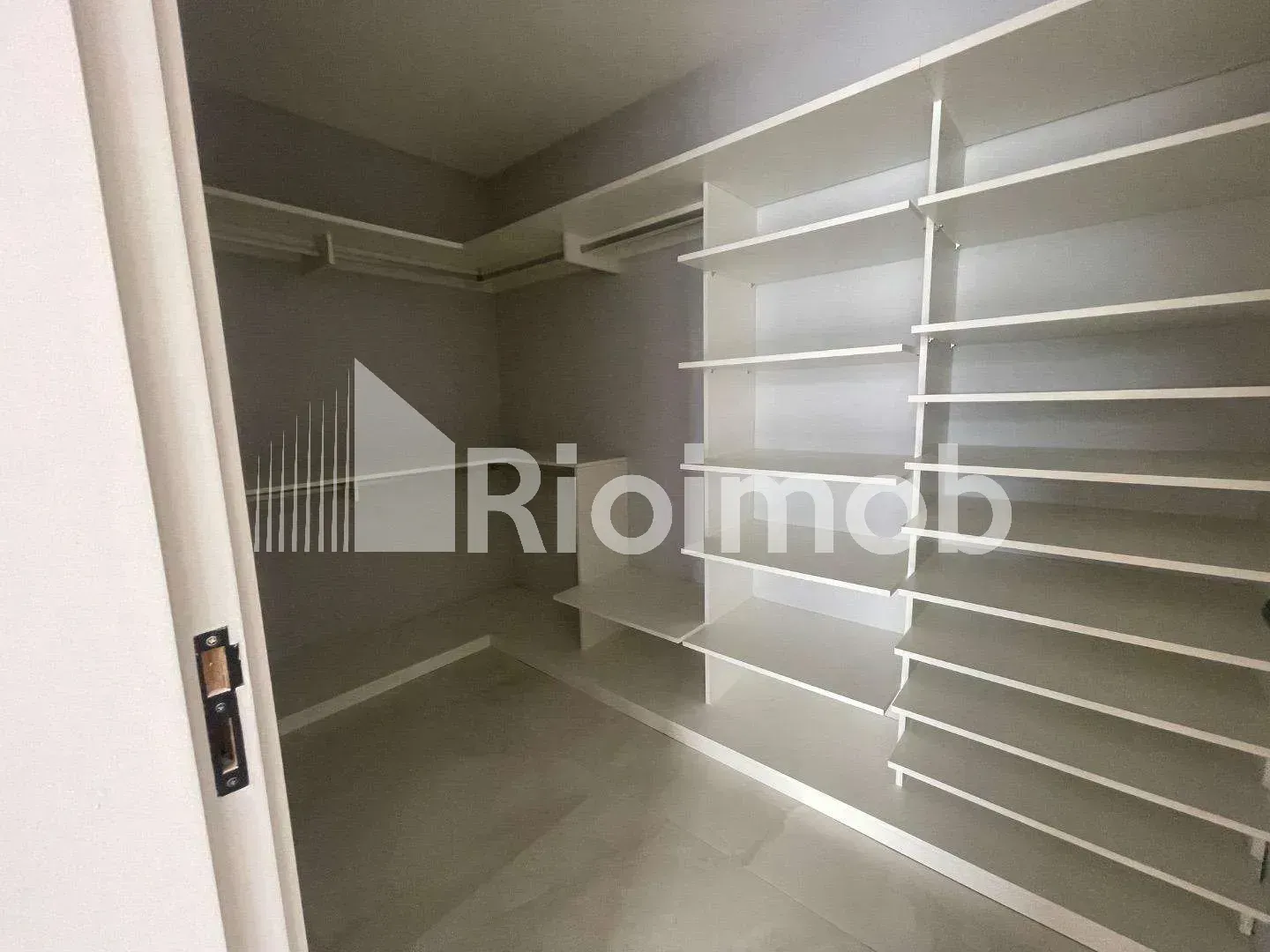 Будинок із кухнею відкритого планування та 5 спальнями 490 м² — photo 40