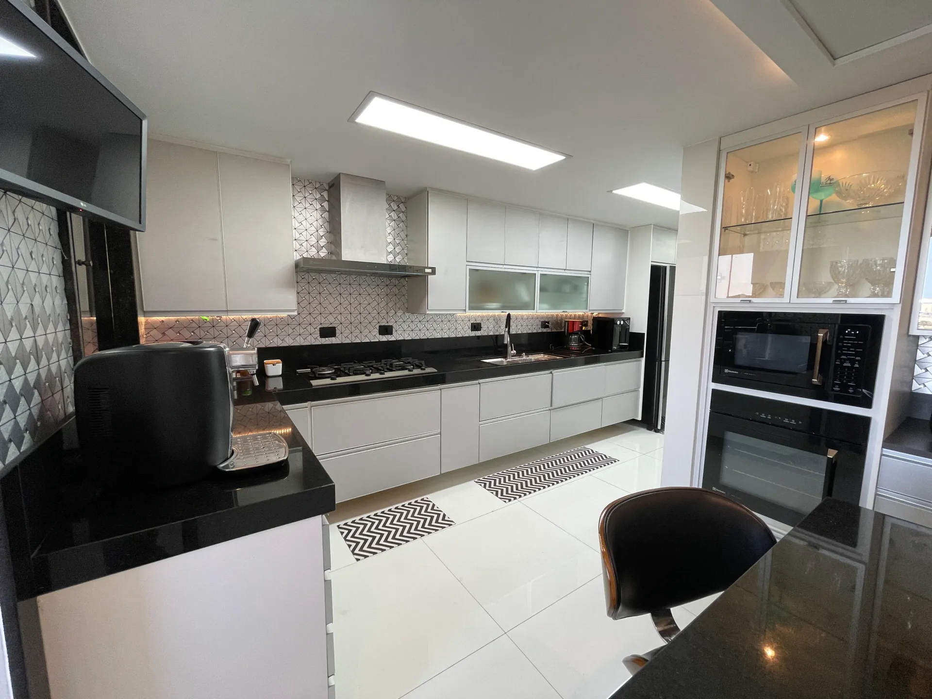 Apartamento de 4 dormitorios con balcón acristalado y 267 m² — photo 31