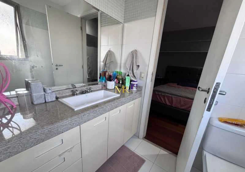 Furnished apartment with 4 en-suite bedrooms and 5 baths — photo 21