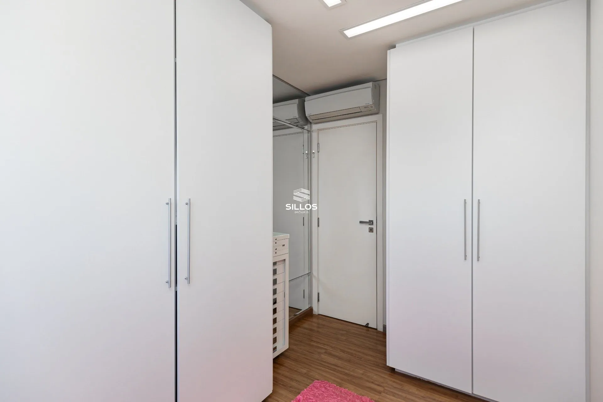 Квартира 321 м² з 3 спальнями-сюїтами і 4 паркомісцями — photo 24