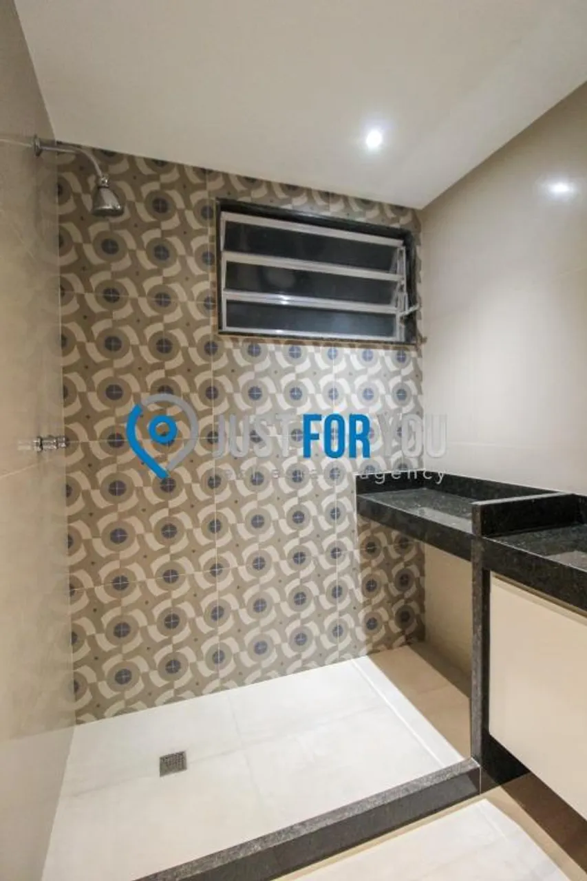 3-bedroom apartment with separate kitchen, 210 m² — photo 20