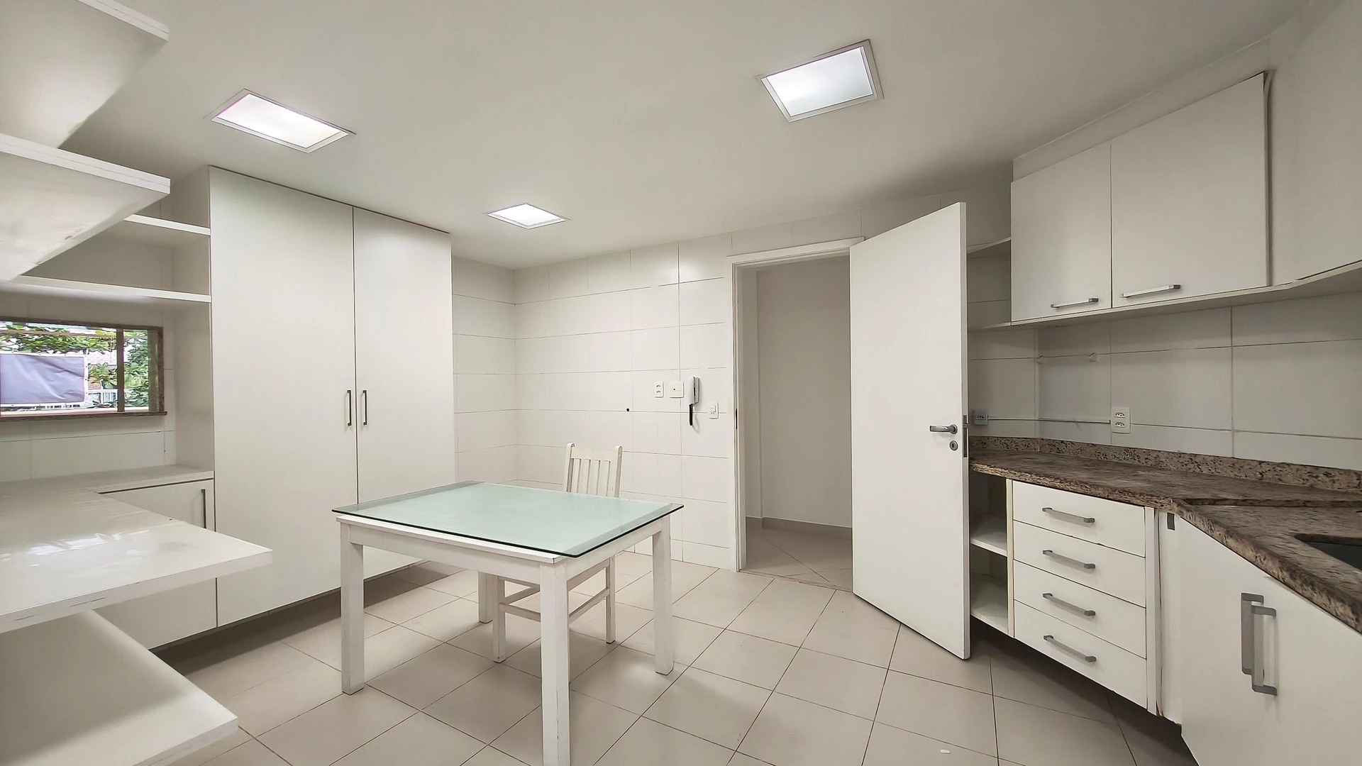 5-bedroom apartment with a washing machine in Rio de Janeiro — photo 8