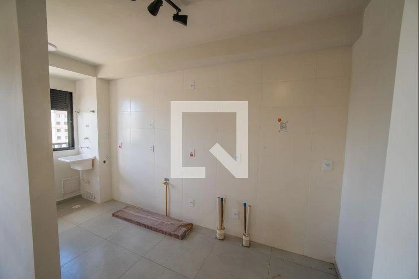 2-bedroom apartment in a building with a gym — photo 16