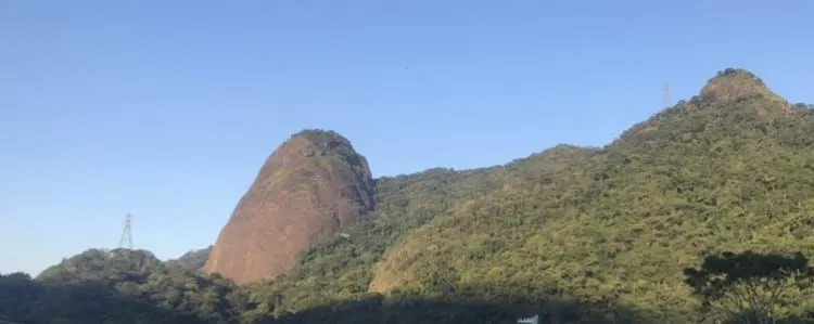 One-bedroom apartment with a mountain view in Rio de Janeiro — photo 3