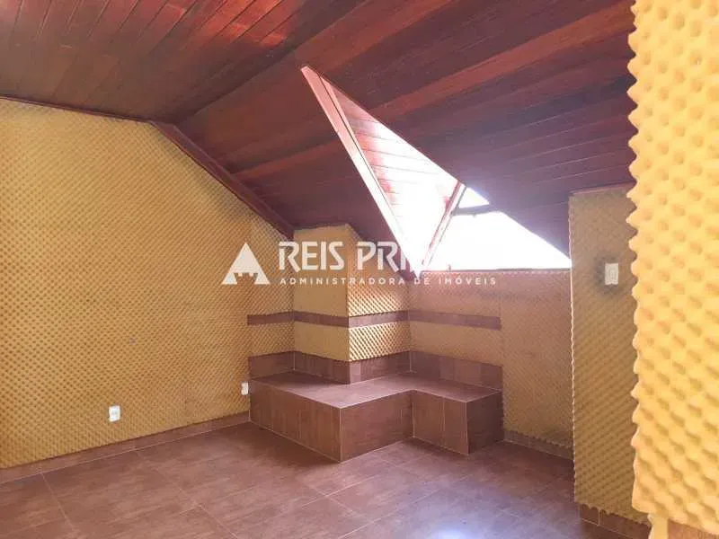 Casa com 5 quartos e 5 banheiros, 364 m² com garagem — photo 27