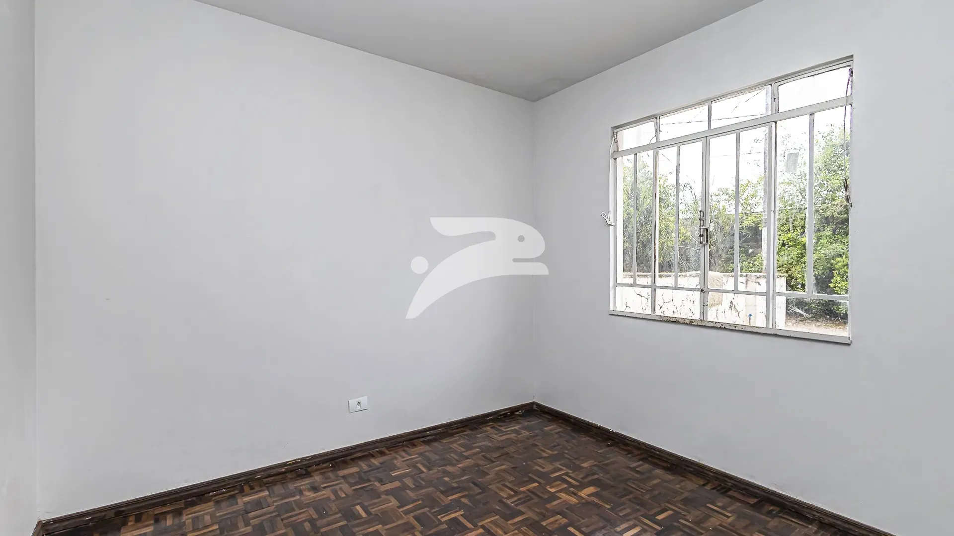 Wood or laminate floors in a 3-bedroom house, 69 m² — photo 3