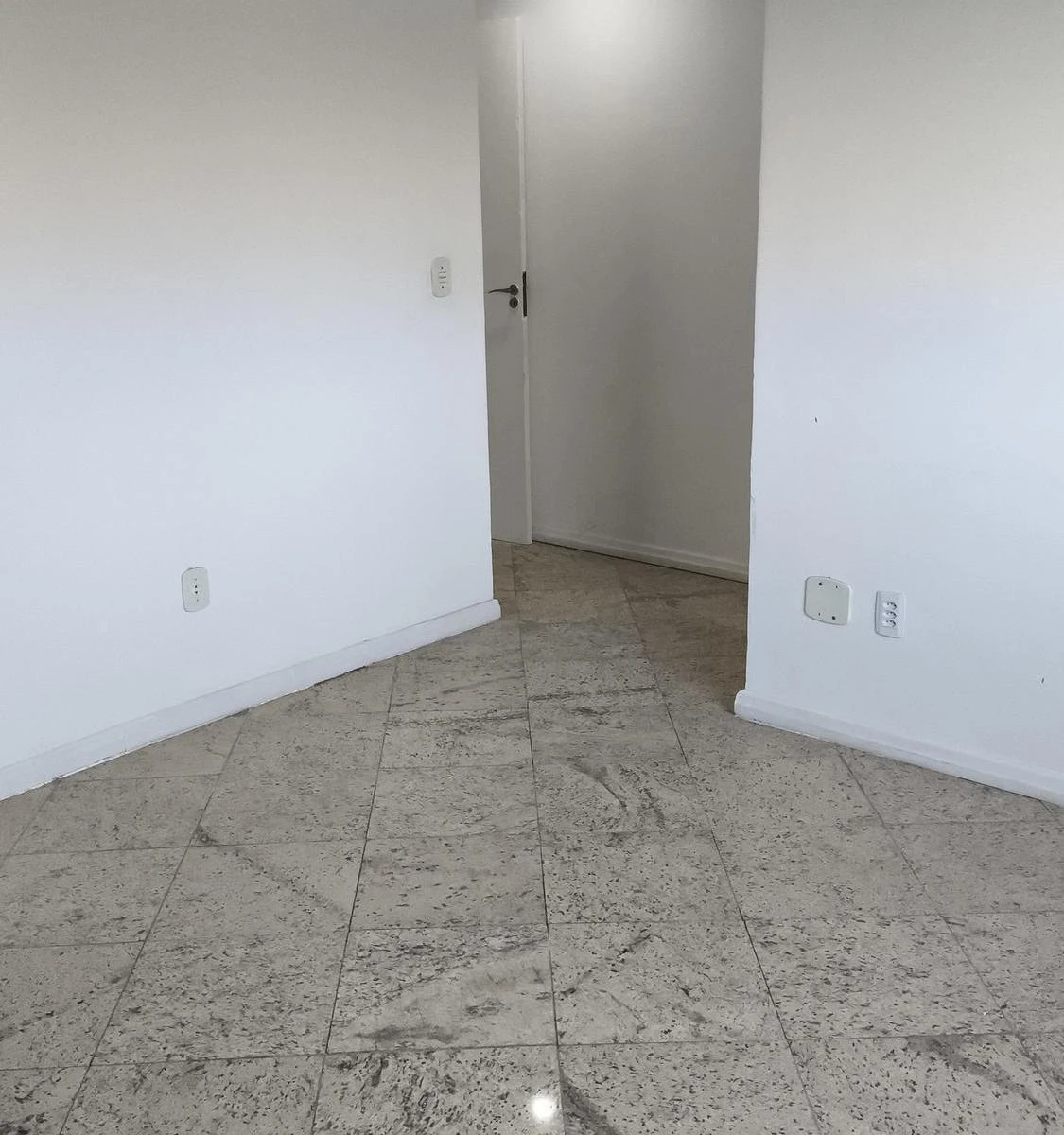 Casa com 4 suítes e 350 m², cozinha com fogão a gás — photo 3