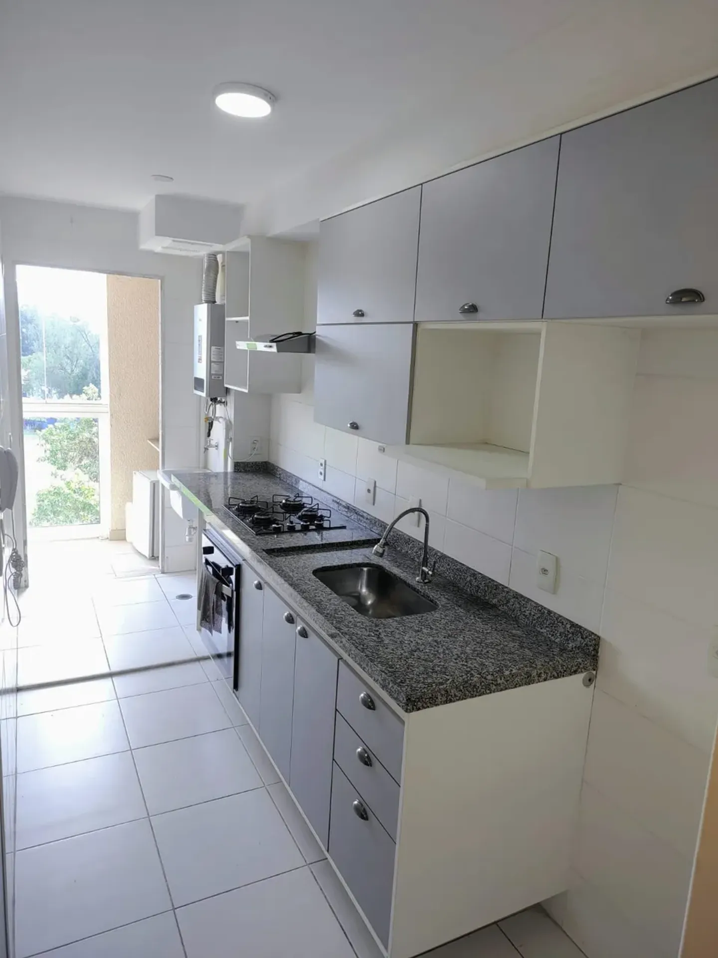 Квартира з 2 спальнями та відкритою кухнею — photo 27
