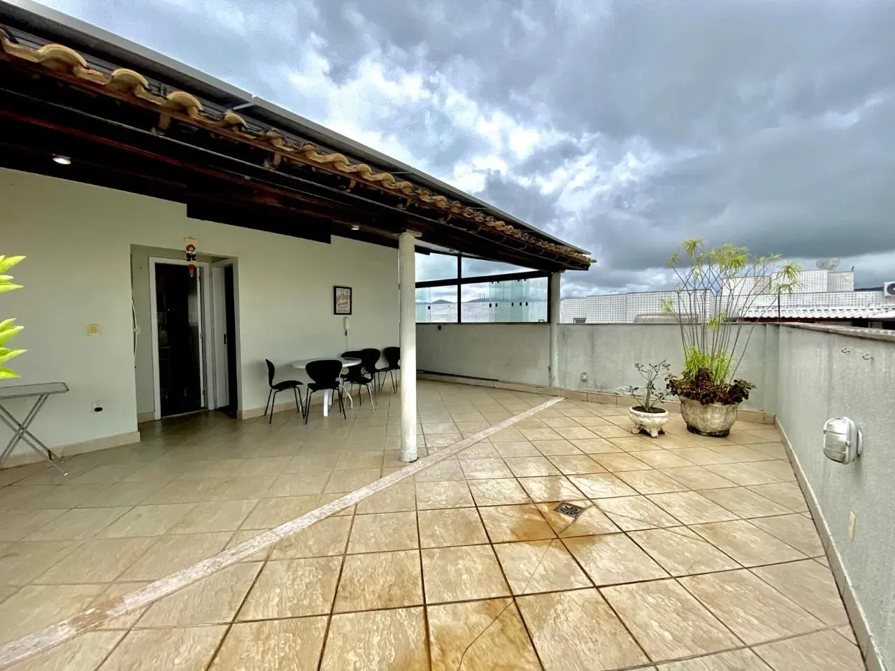 Furnished 369 m² apartment with a closed kitchen — photo 35