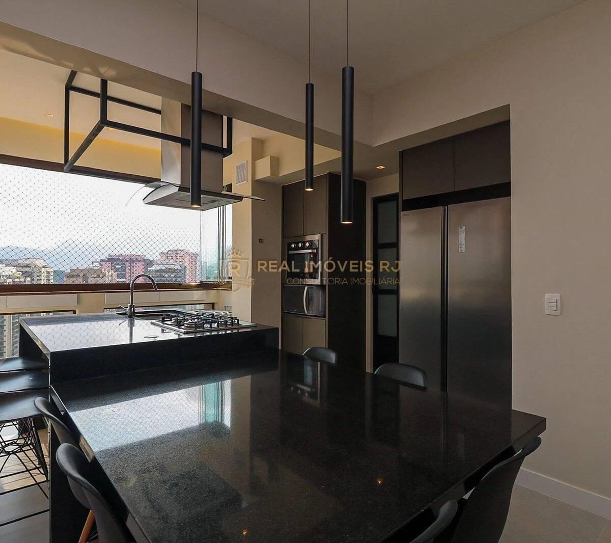 Furnished 1-bedroom apartment with city views — photo 5