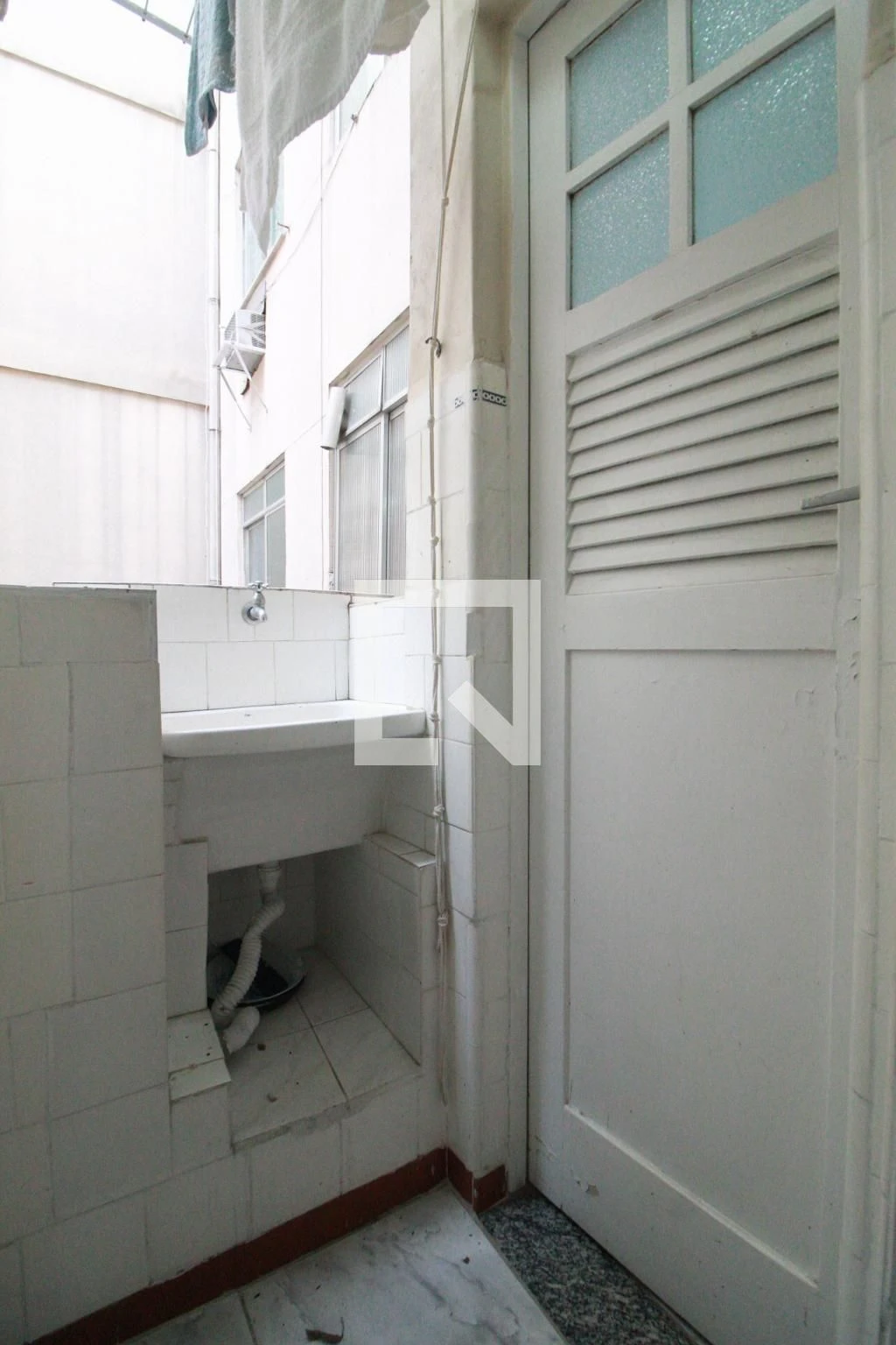 Departamento de 1 dormitorio con piso de madera o laminado — photo 22
