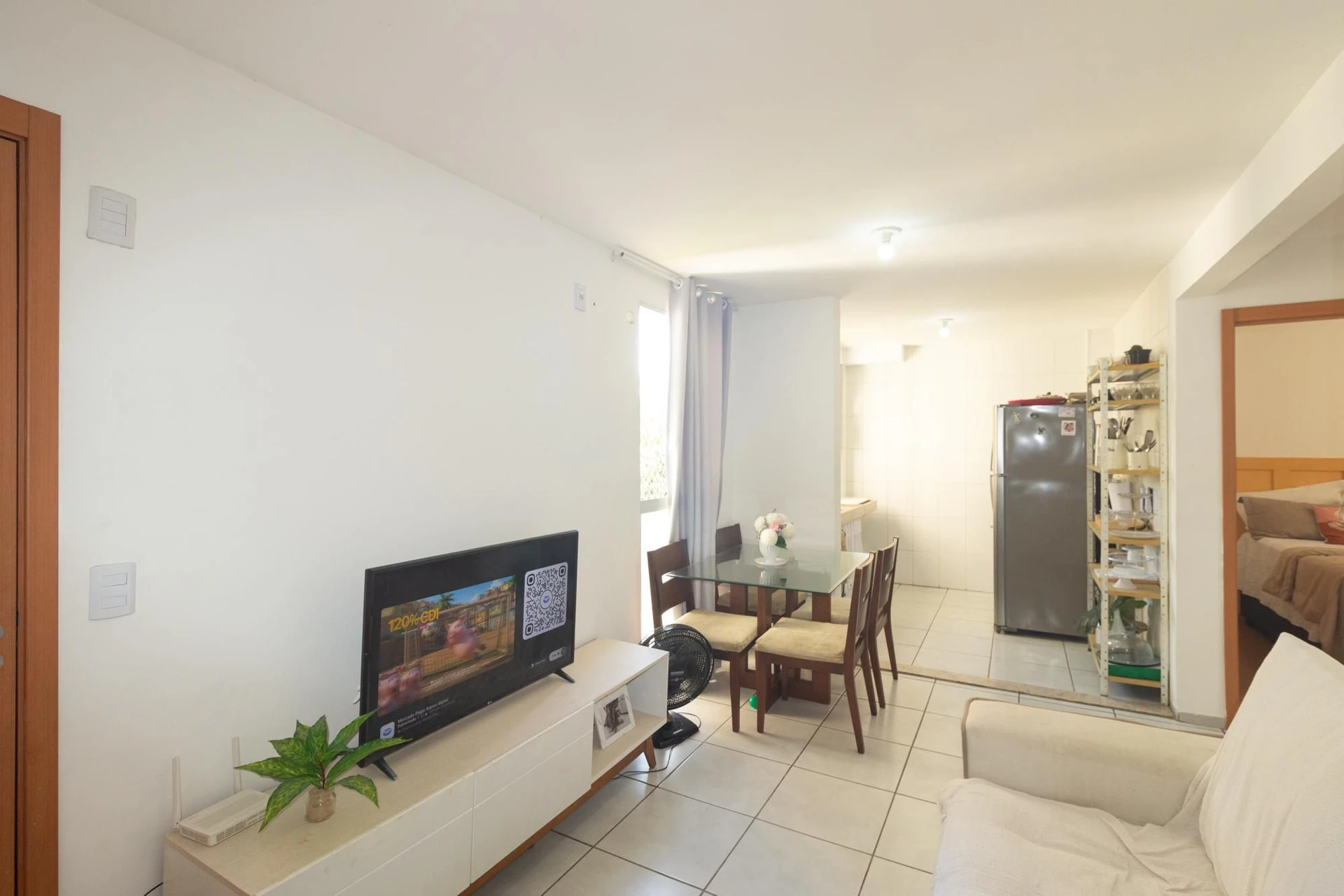 Furnished 2-bedroom apartment with an open-air pool — photo 17