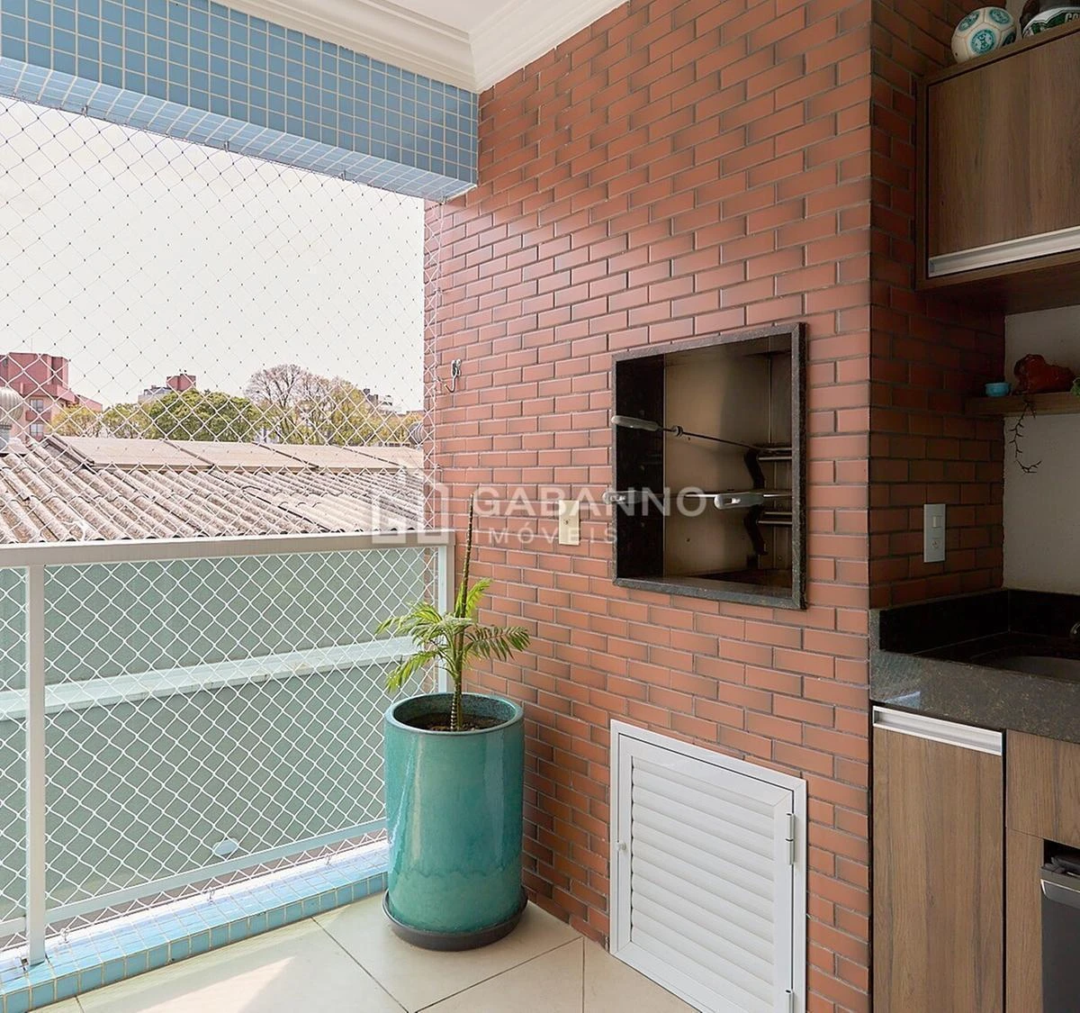 Furnished apartment, 69 m², with a glass-enclosed balcony — photo 25