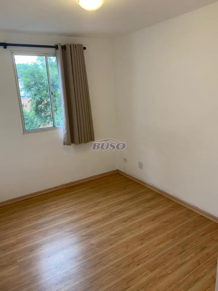 2-bedroom apartment with wood or laminate floors in Curitiba — photo 9