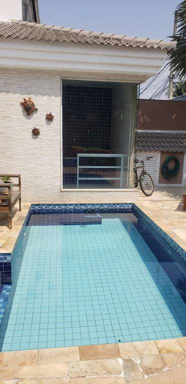 Casa com 4 quartos e piscina com área de sauna — photo 24
