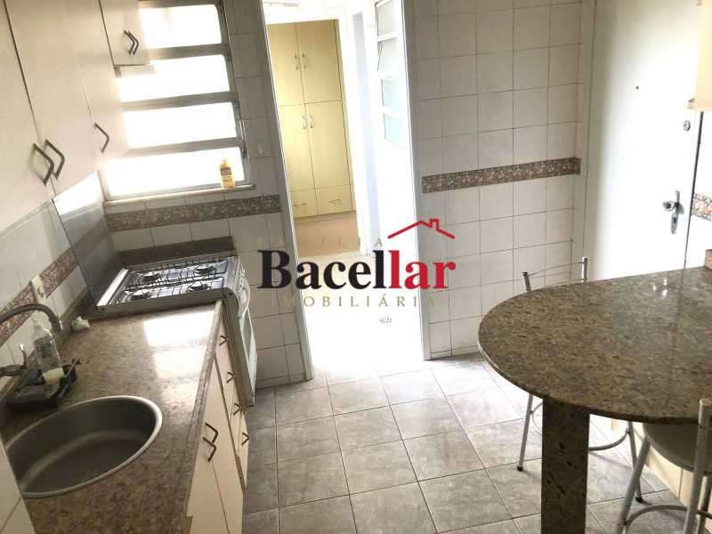 98 m² apartment with 3 bedrooms and a suite — photo 13