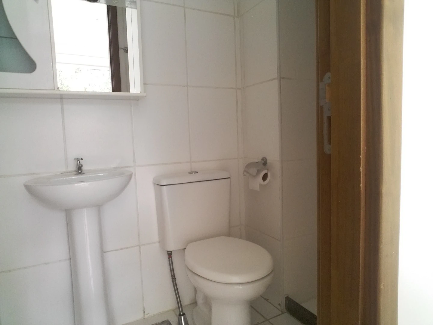 2-bedroom apartment in a building with a gym — photo 16