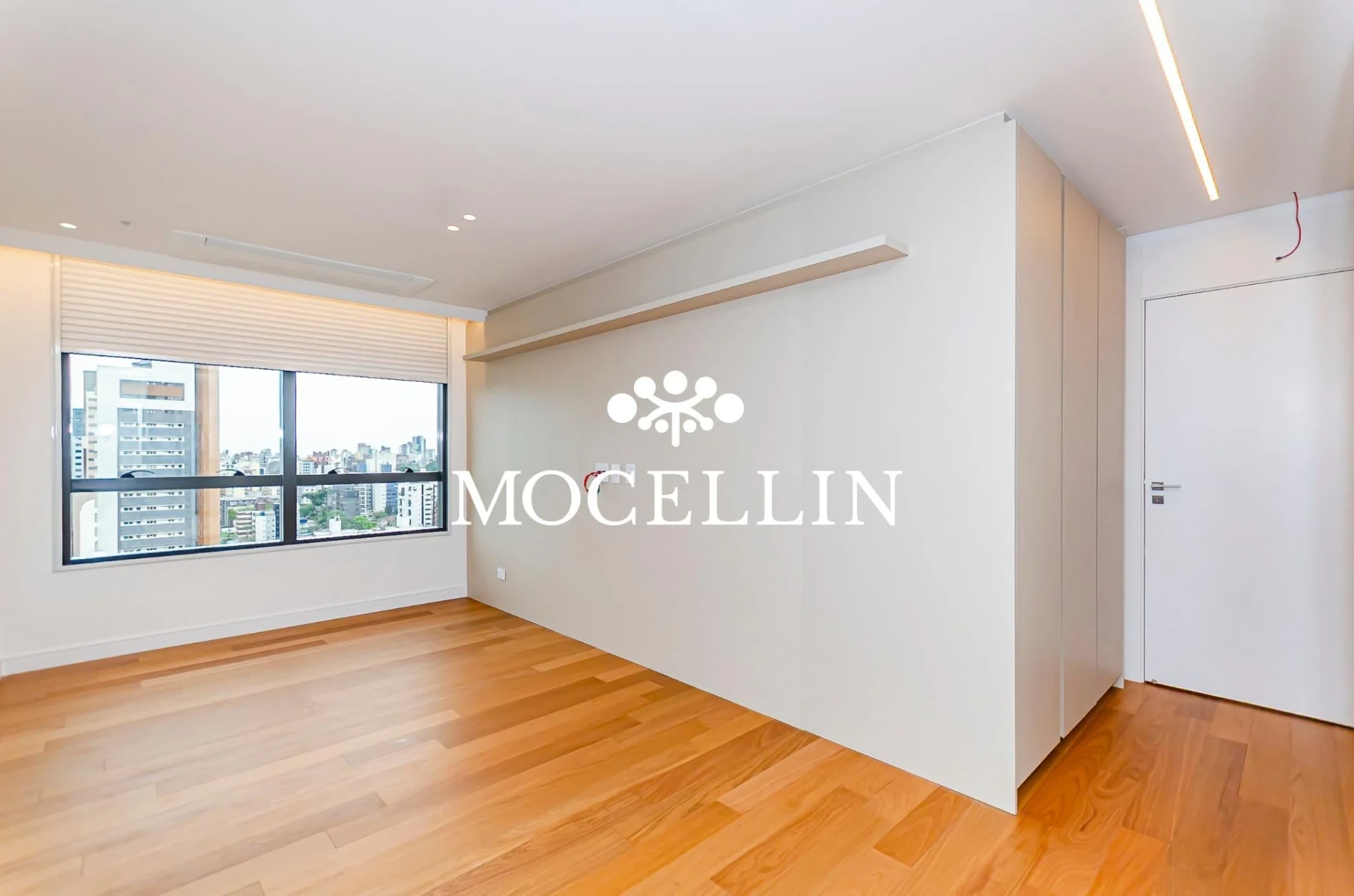 Floor-to-ceiling windows in a 3-bedroom apartment, 242 m² — photo 30