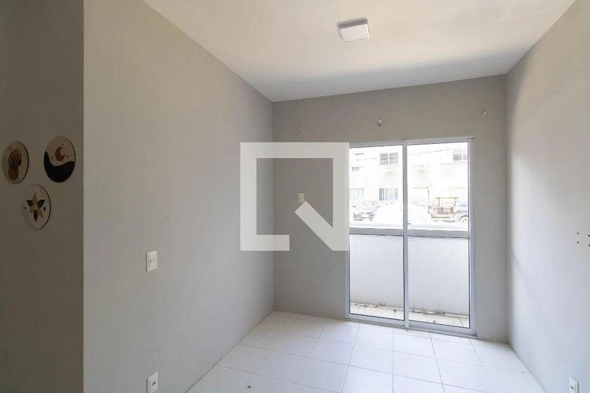 2-bedroom apartment in a building with a gym — photo 9