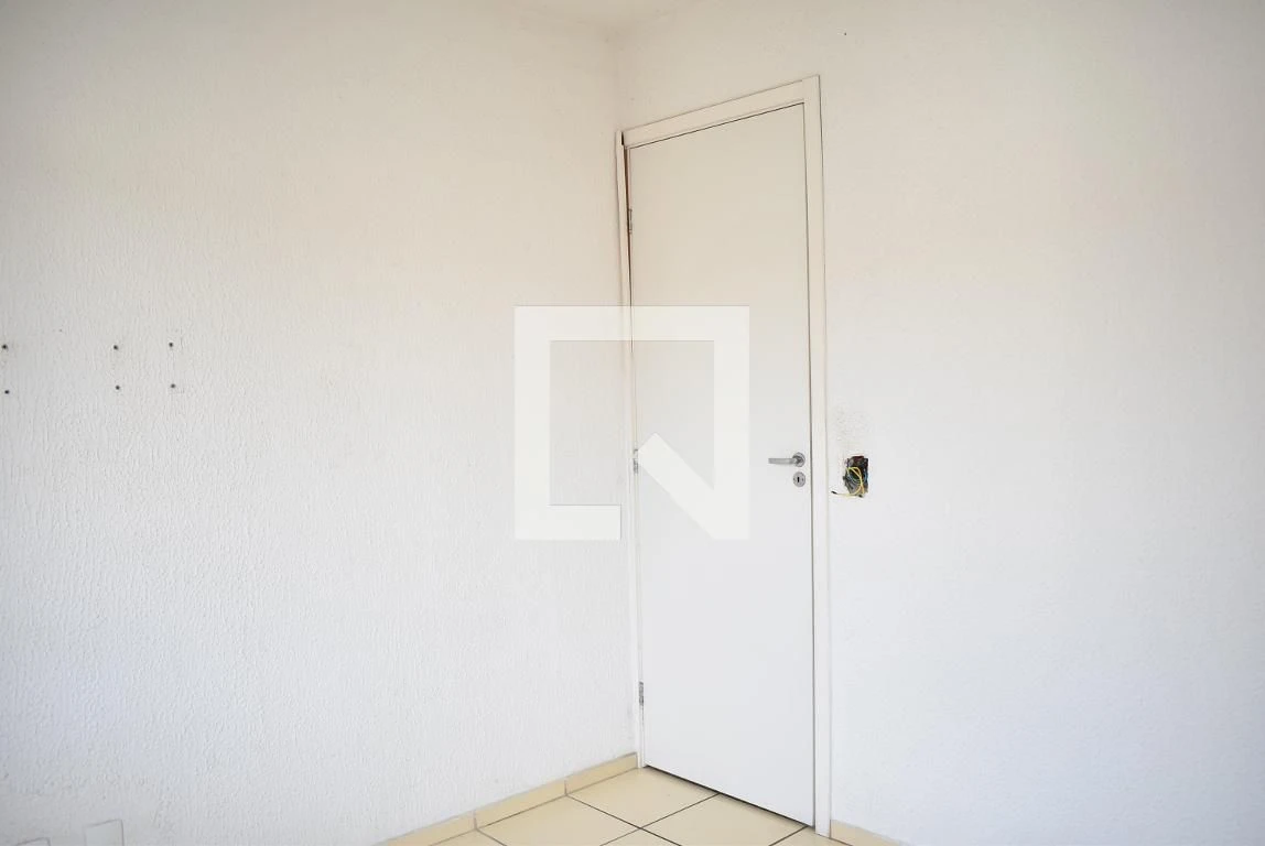 2-bedroom apartment in a building with a pool — photo 28